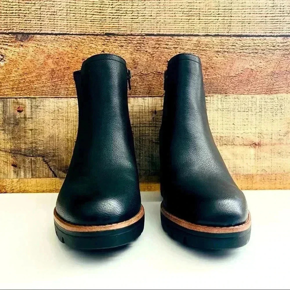 NWOT Naturalizer Madalynn Gore Booties - Picture 4 of 9